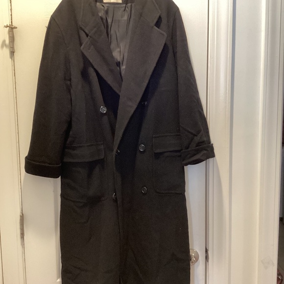 Vintage Maxi Oversized Wool Coat (PREOWNED) - Picture 4 of 6